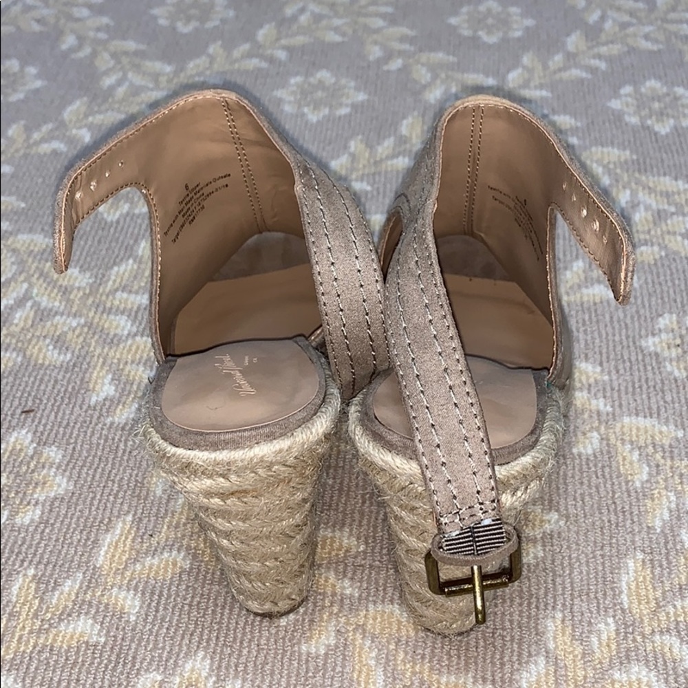 Universal Thread Wedges - image 4